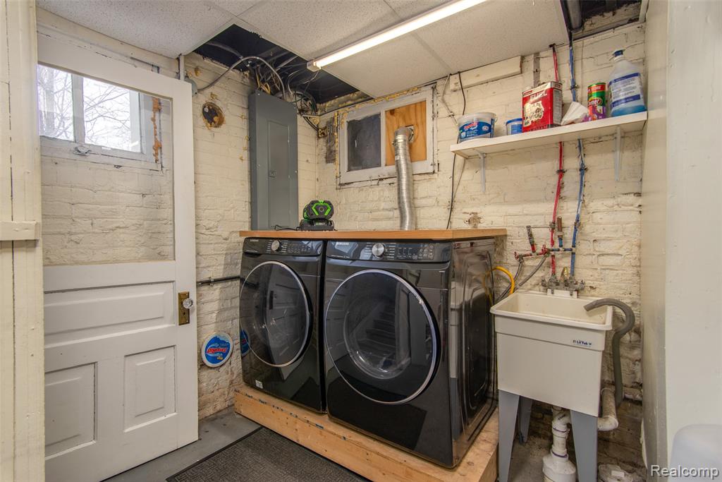 22 Edison Street, Detroit, MI 48202 — Photo 43