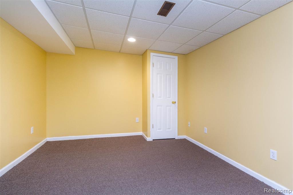 448 Ravencrest Lane, 50, Westland, MI — Photo 34