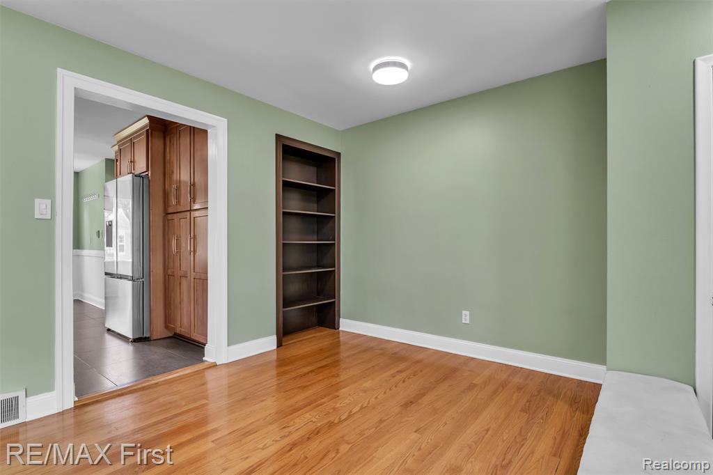 31923 Bella Vista Drive, Farmington, MI 48334 — Photo 5