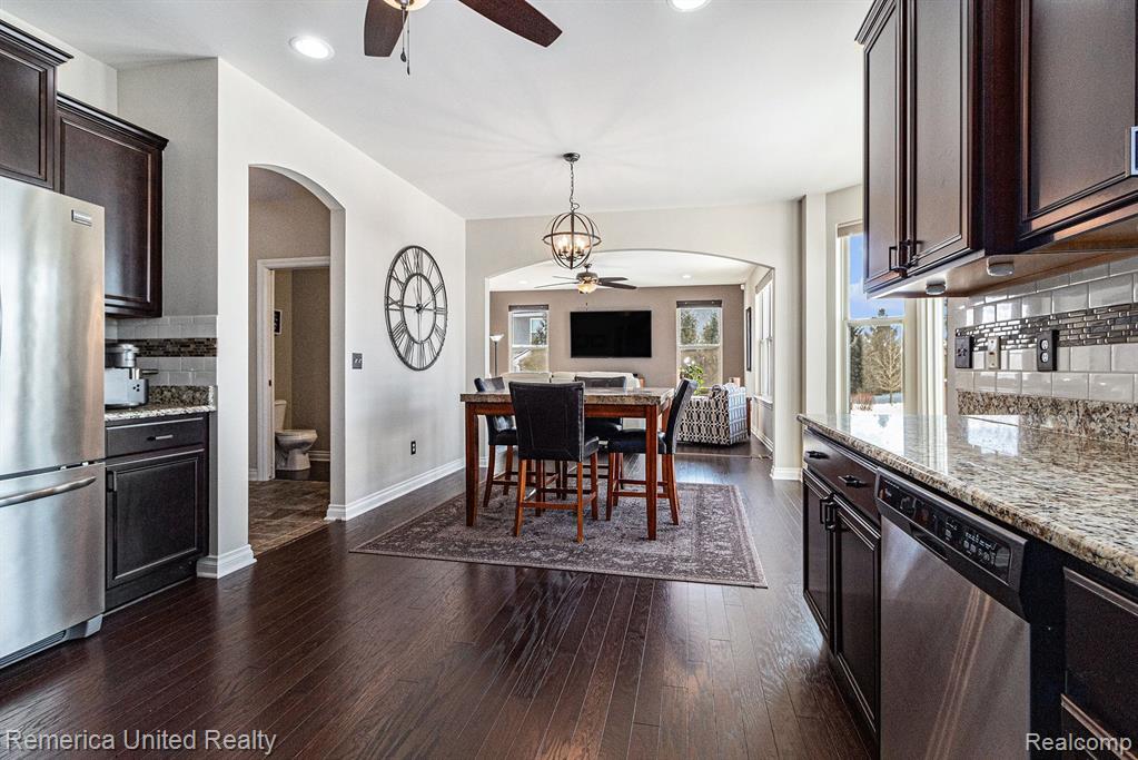1941 HUNTERS CREEK Drive, Ypsilanti, MI 48198 — Photo 9