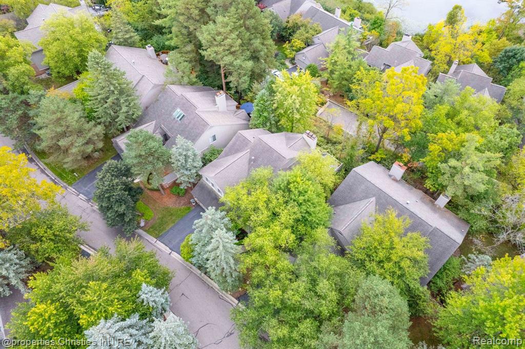 4845 CLIFFSIDE Drive, West Bloomfield, MI 48323 — Photo 55
