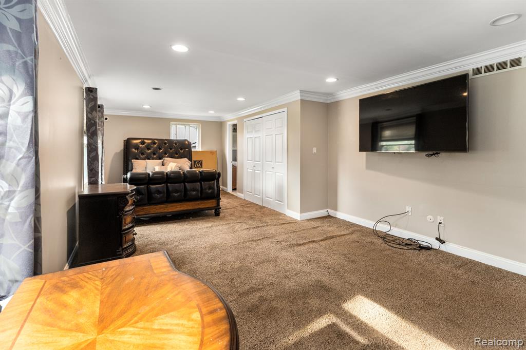 18230 RAINBOW Drive, Lathrup Village, MI 48076 — Photo 14