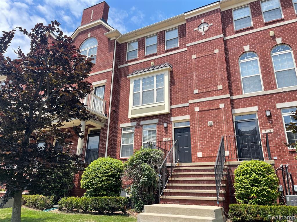 3195 Camden Drive, Troy, MI 48084