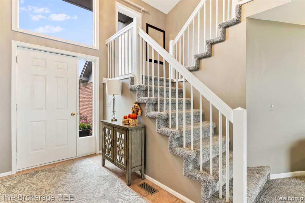 49730 WILLOWOOD Drive, Macomb, MI 48044 — Photo 6