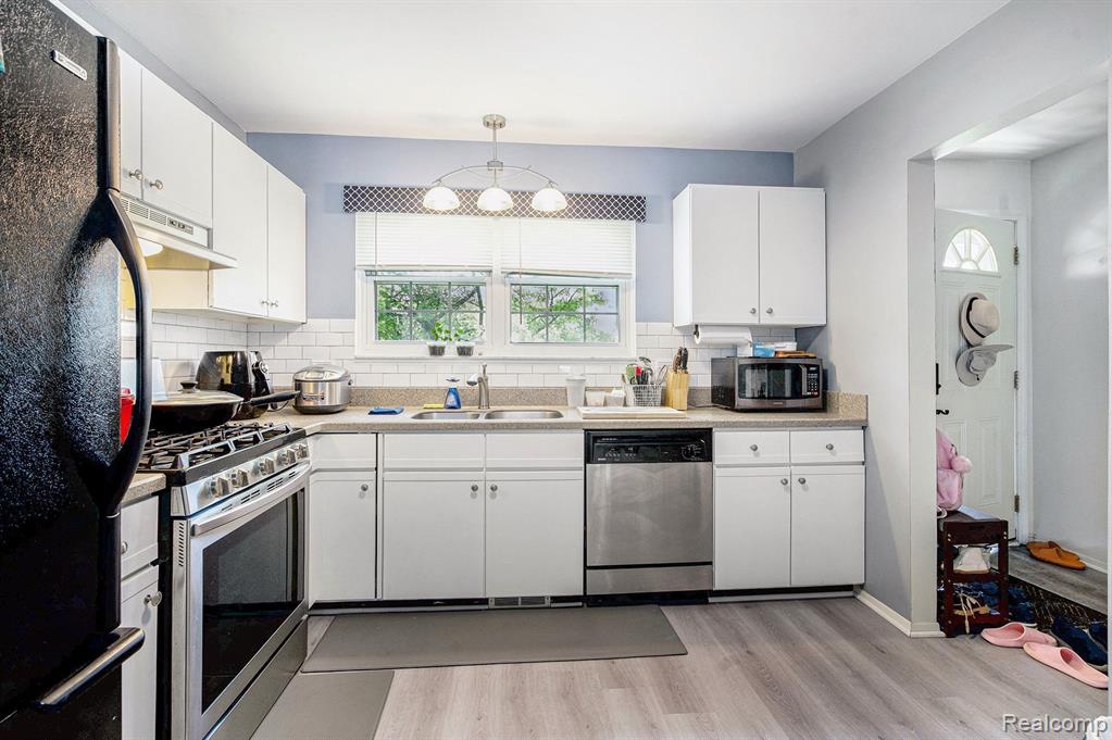 3472 BURBANK Drive, Ann Arbor, MI 48105 — Photo 5