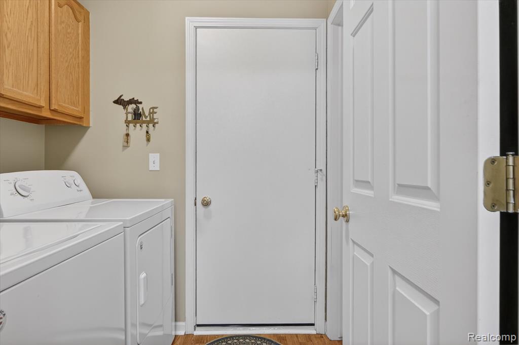 6456 Pembrook Drive, Westland, MI — Photo 30