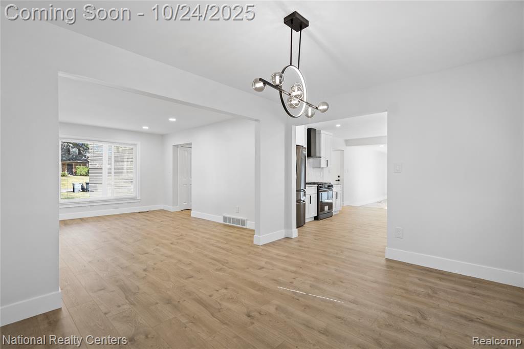 4427 Westover Drive, West Bloomfield, MI 48323 — Photo 13