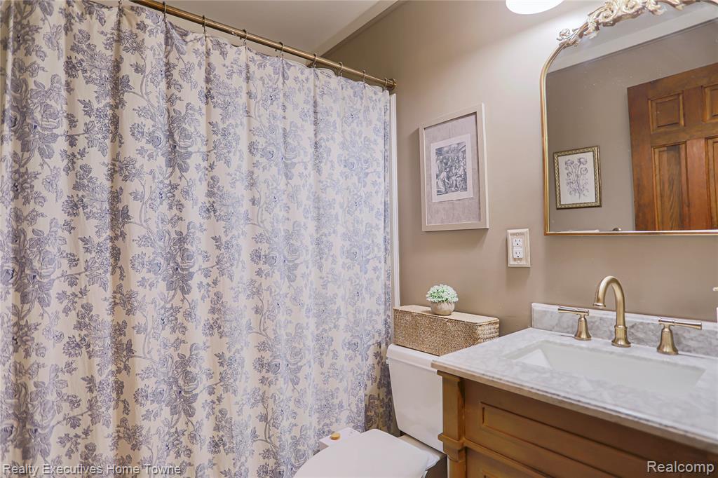 2687 Los Angeles Drive, Wolverine Lake, MI 48390 — Photo 26