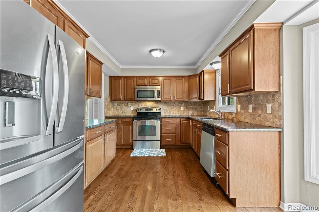 44808 Rivergate Drive, Clinton Twp, MI 48038 — Photo 11