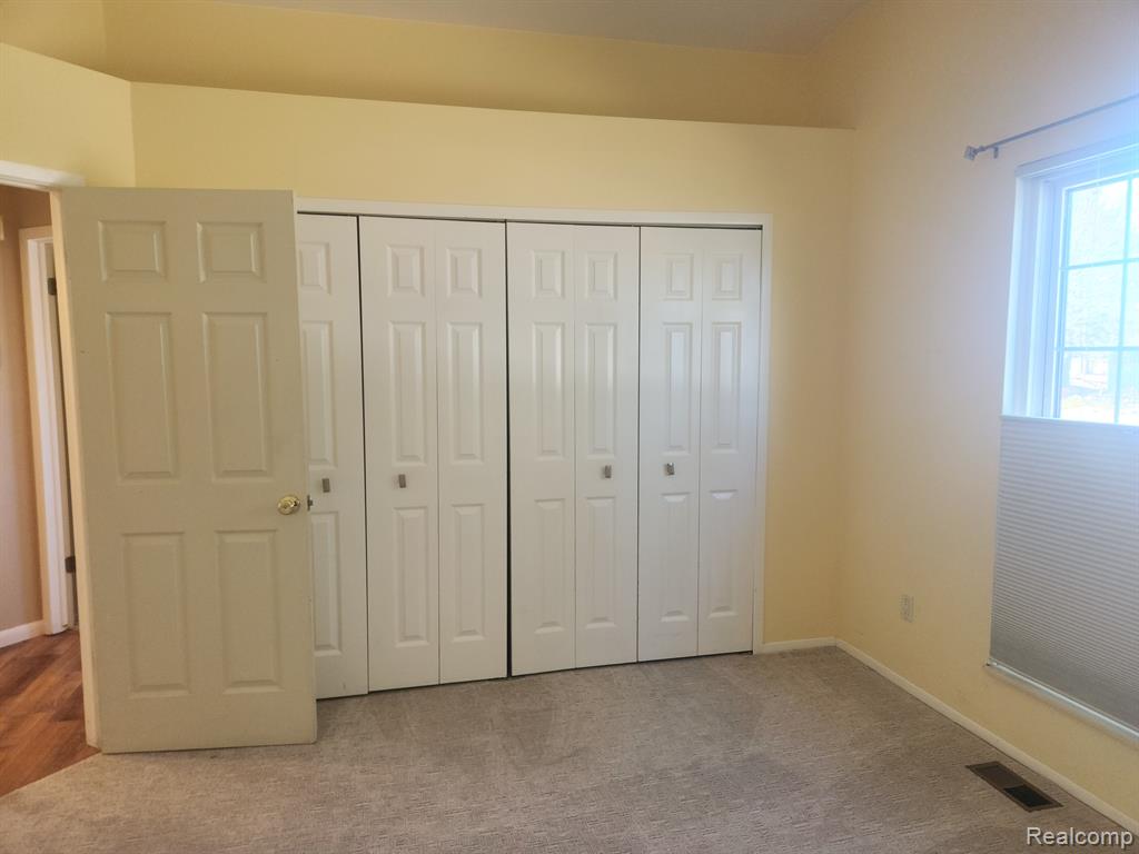 22200 PONDVIEW, Novi, MI — Photo 12