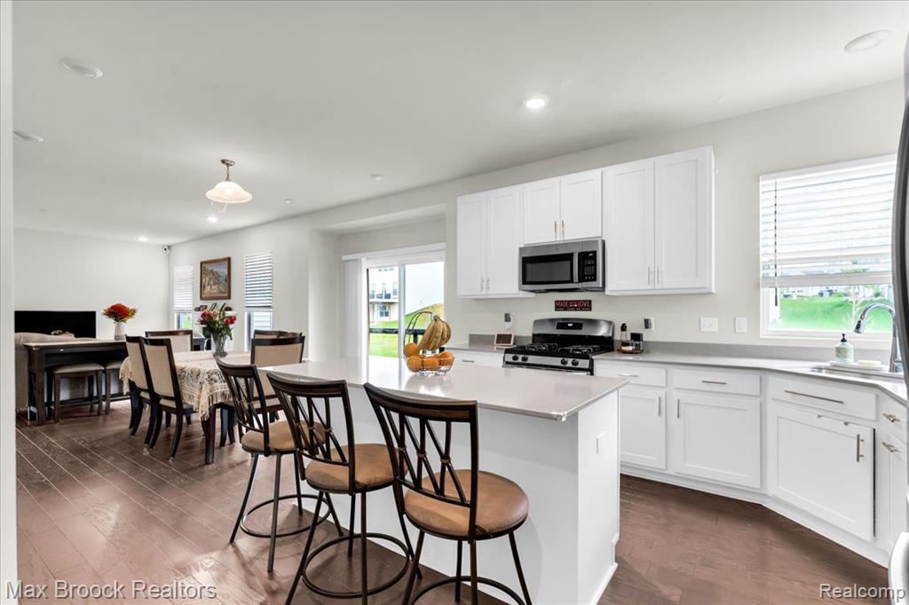 8401 Sharon Drive, White Lake, MI — Photo 16