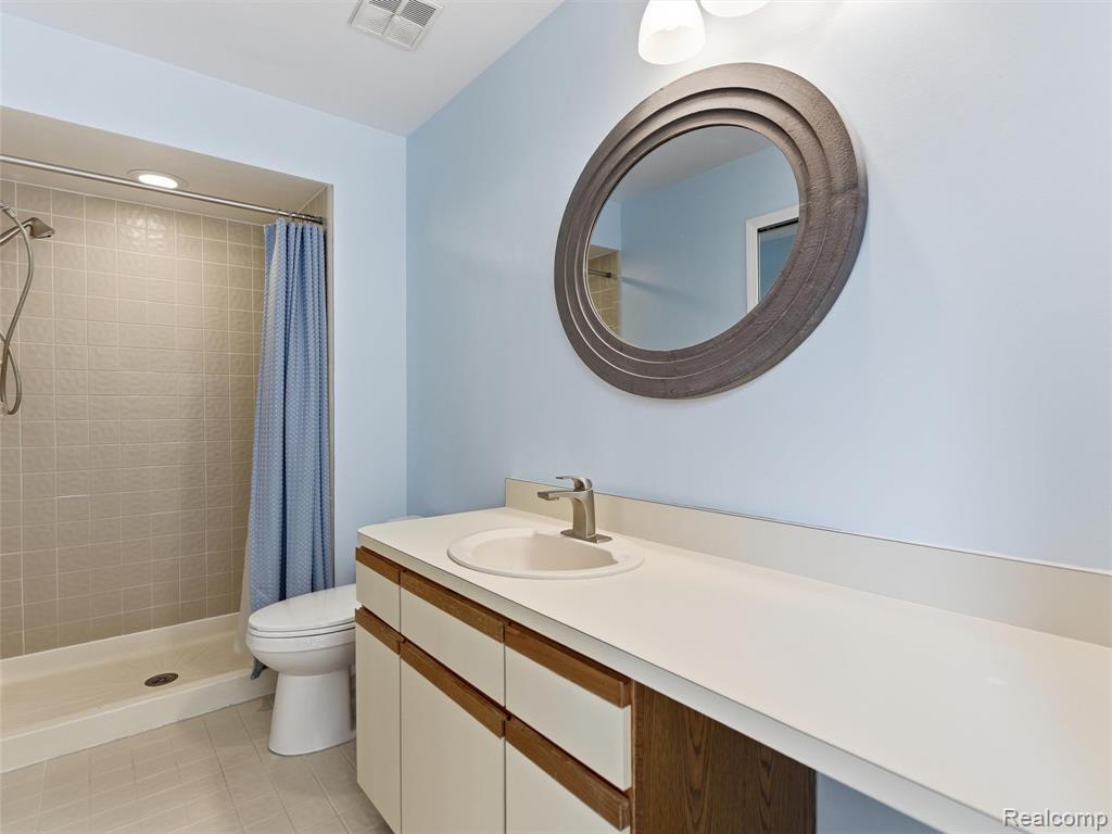 6605 Firestone Court, West Bloomfield, MI — Photo 24