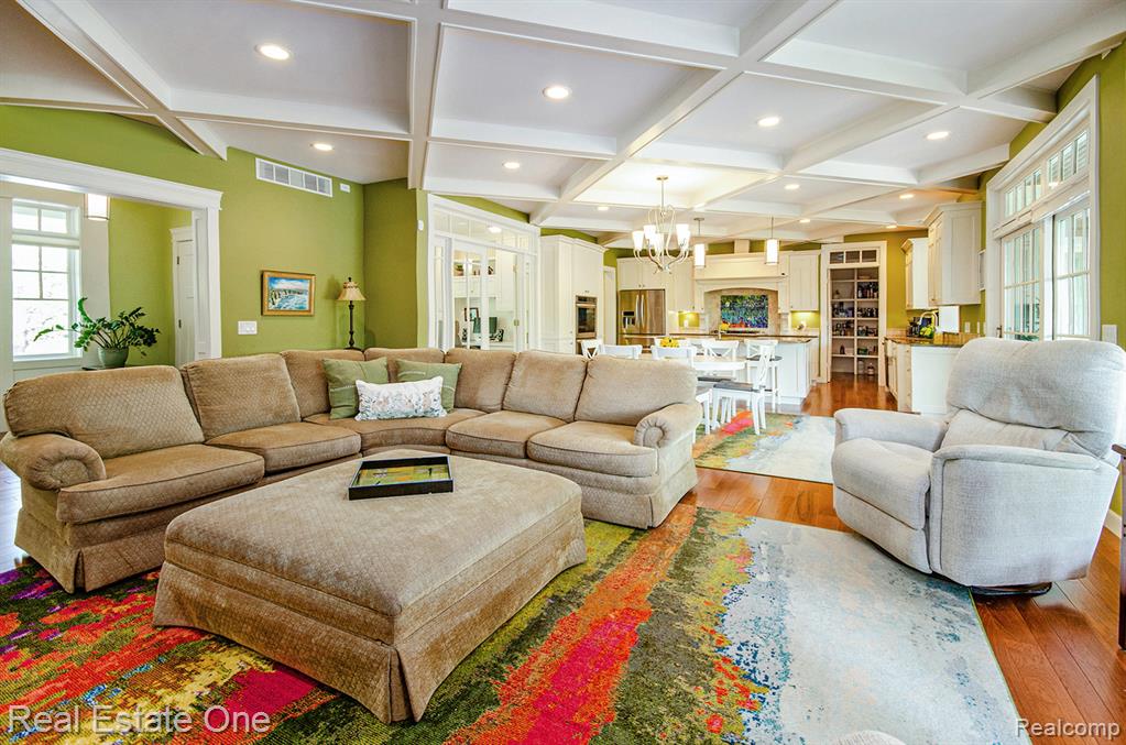 575 Tracy Lane, Milford, MI 48381 — Photo 9