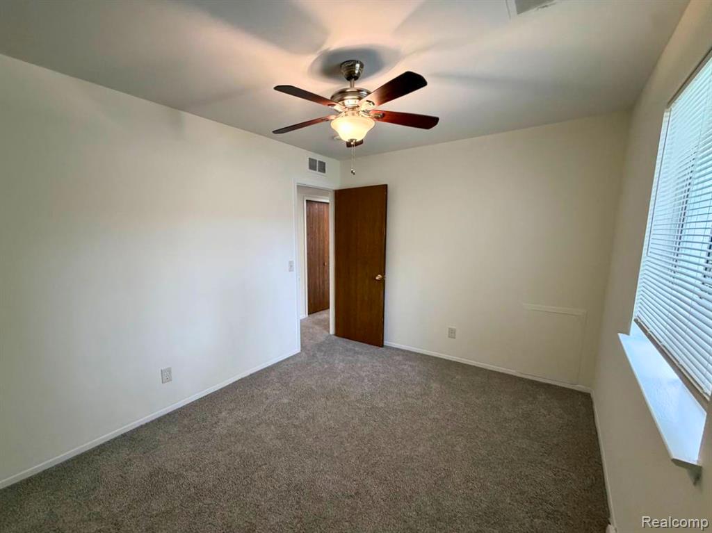 8468 Beatrice, Westland, MI — Photo 21