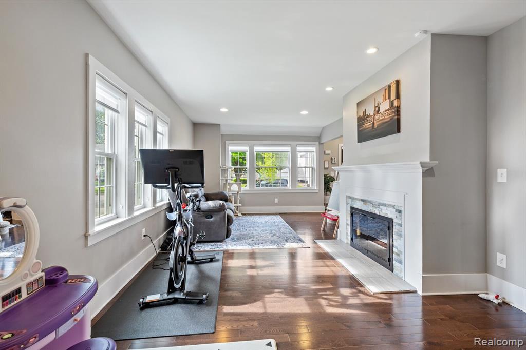 920 CAMBRIDGE Road, Berkley, MI 48072 — Photo 9