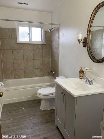 5712 N SILVERY Lane, Dearborn Heights, MI 48127 — Photo 8