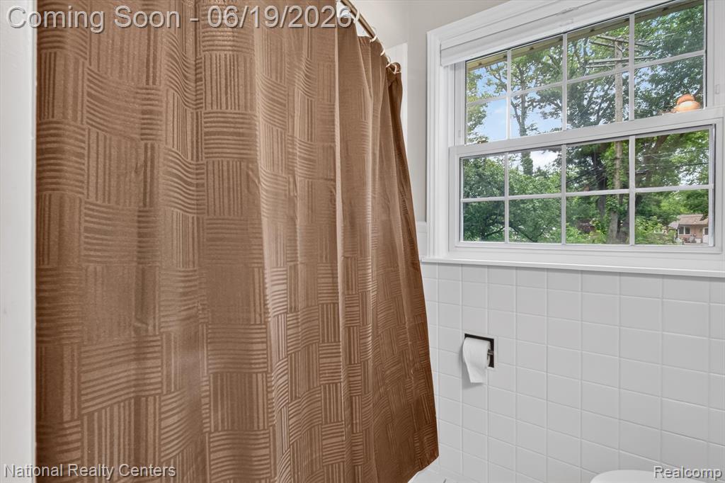 360 Woodland Drive, South Lyon, MI 48178 — Photo 37