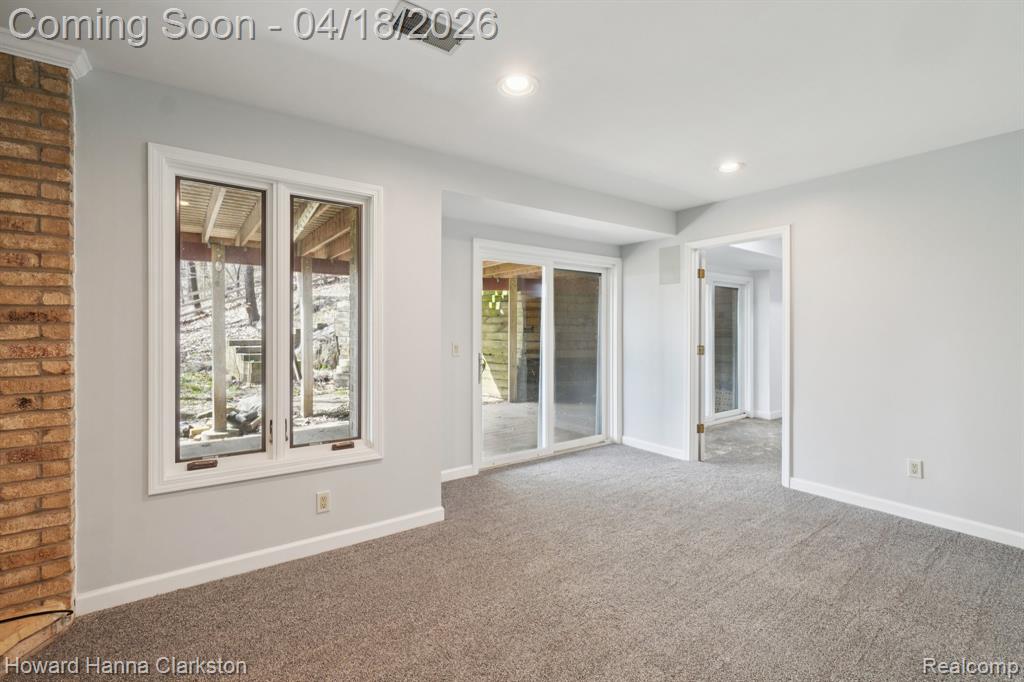 8063 Fawn Valley Drive, Clarkston, MI 48348 — Photo 32