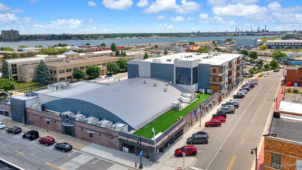318 Grand River Avenue, Port Huron, MI 48060