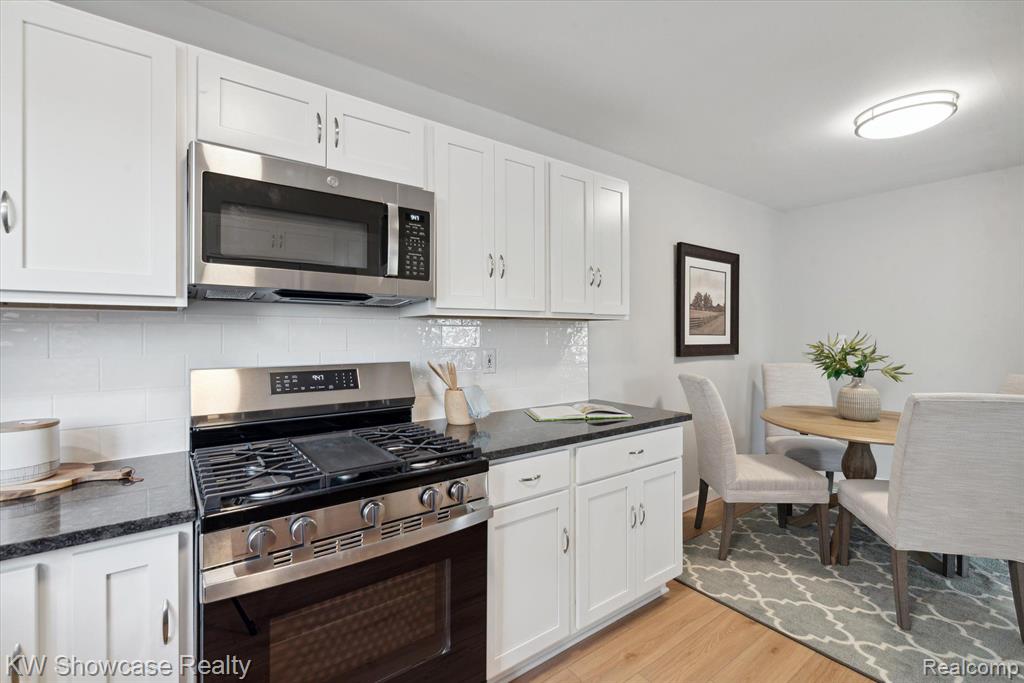 44048 Harsdale Drive, Canton, MI 48187 — Photo 23
