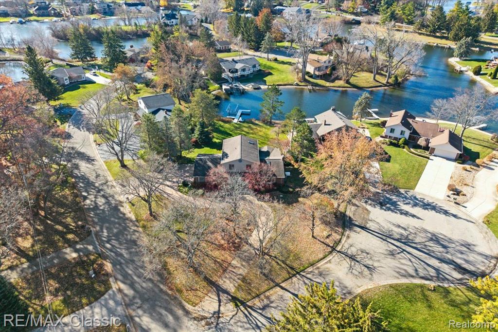 5067 Oakwood Court, Commerce Twp, MI 48382 — Photo 42