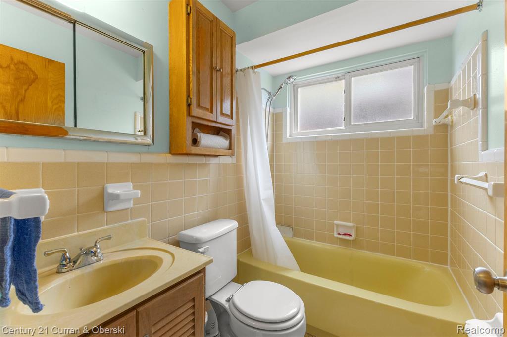 6483 COLONIAL Street, Dearborn Heights, MI 48127 — Photo 15