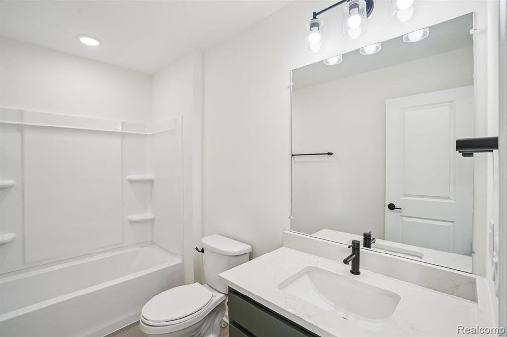 42806 Atwood Avenue, Novi, MI — Photo 24