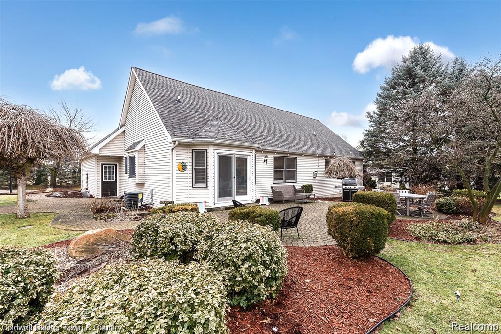6322 E Horseshoe Trail, Linden, MI 48451 — Photo 4