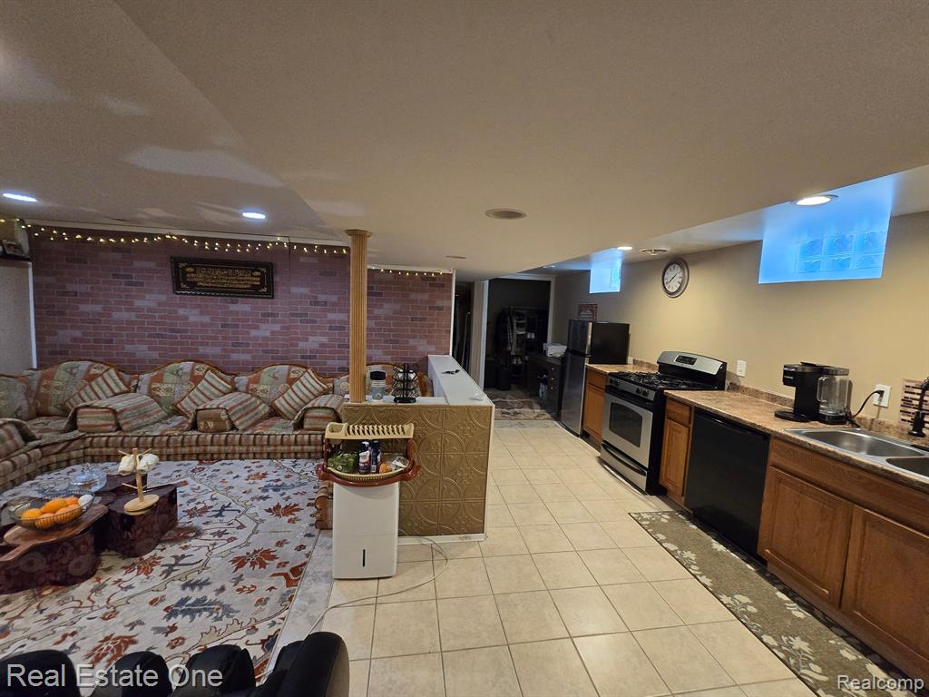 6624 MAPLE Street, Dearborn, MI 48126 — Photo 22