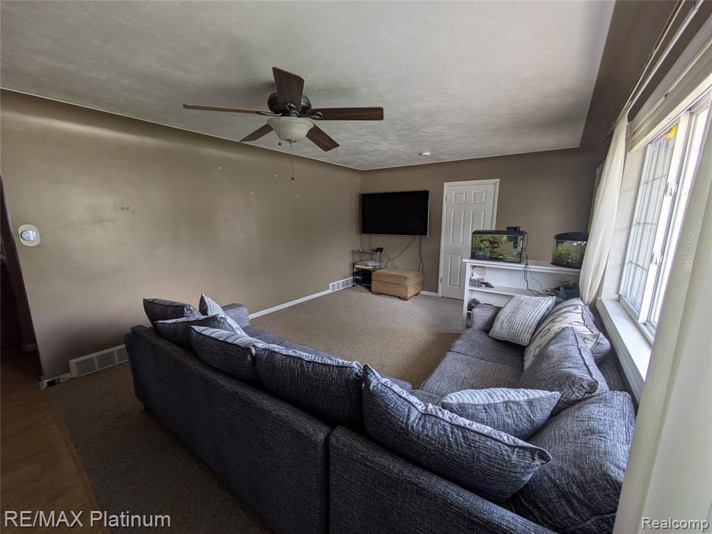 815 N Dewey Street, Owosso, MI 48867 — Photo 3