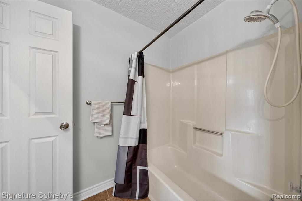 5094 Harbor Oak Drive, 36, Waterford, MI 48329 — Photo 34