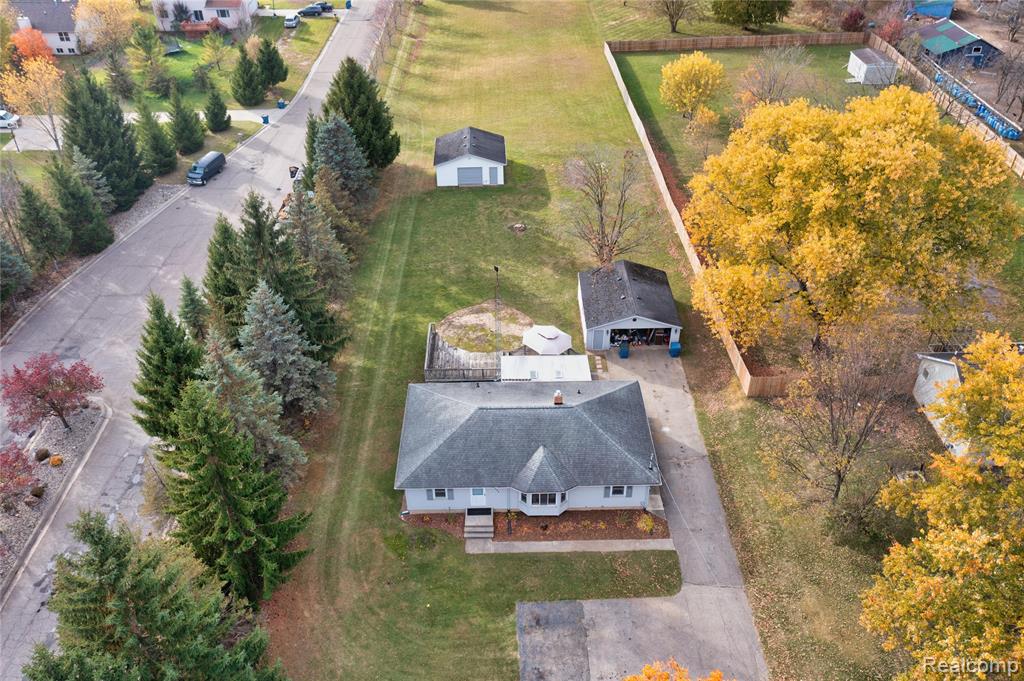 8354 Fenton Road, Grand Blanc, MI 48439 — Photo 42