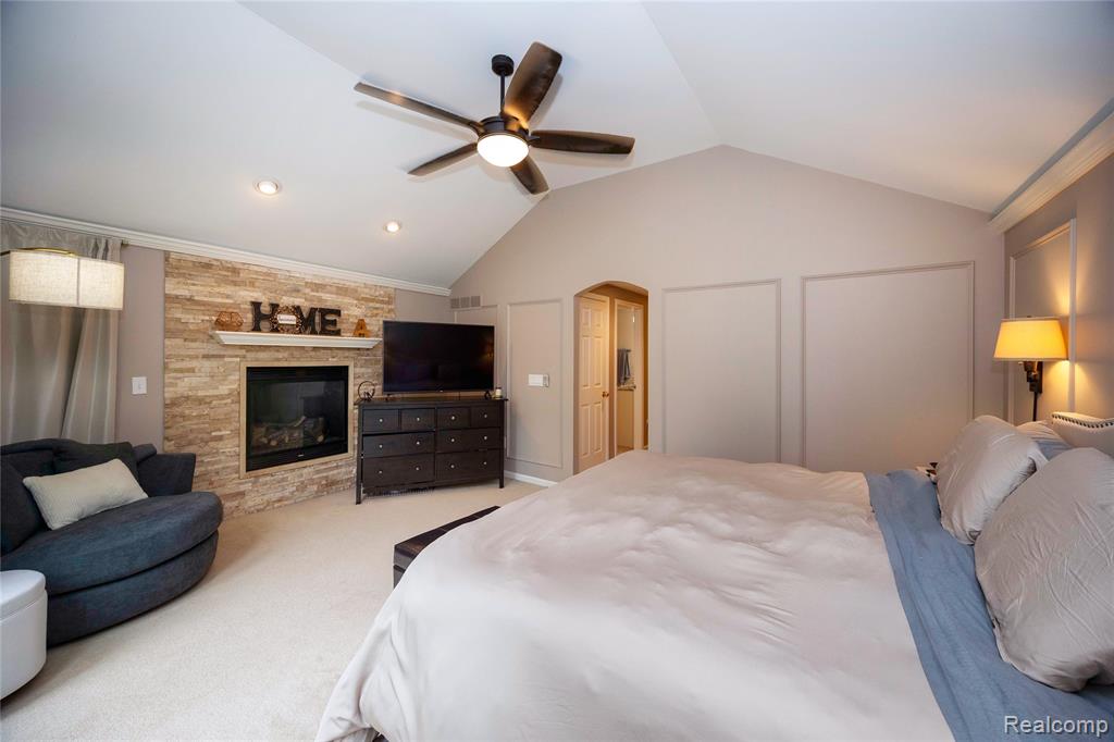 826 Larchlea Drive, Birmingham, MI 48009 — Photo 42