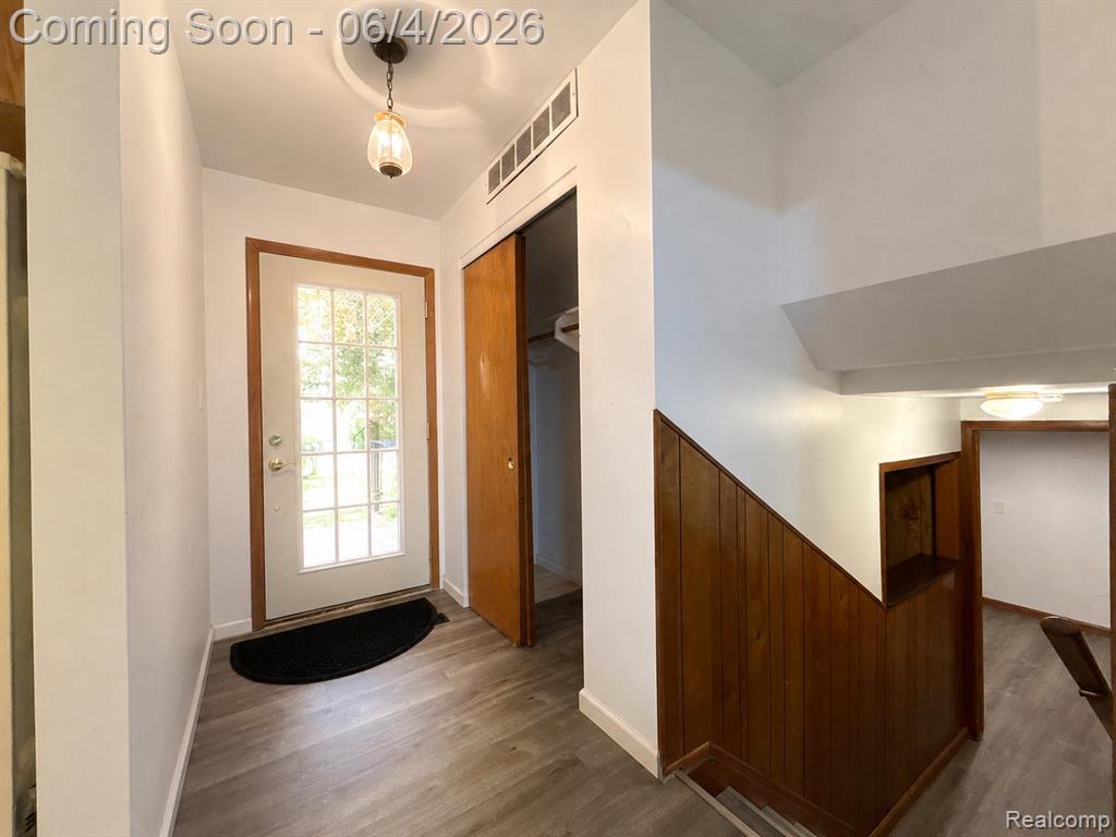 6382 Houghten Drive, Troy, MI 48098 — Photo 8