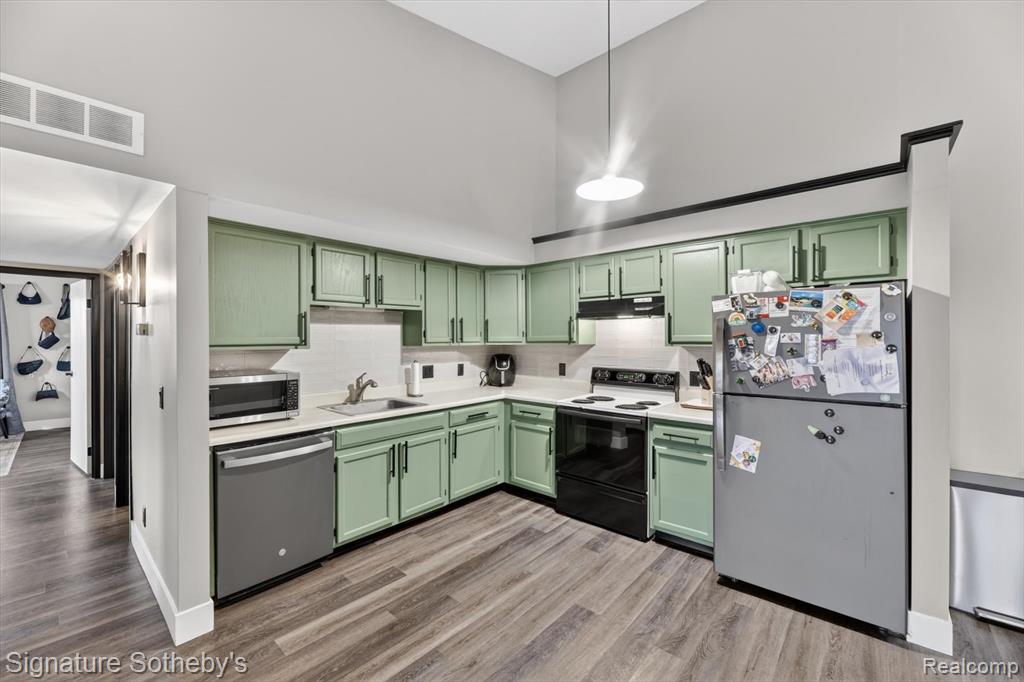61031 Greenwood Drive, South Lyon, MI 48178 — Photo 4