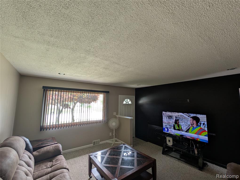 16318 Wellington Avenue, Roseville, MI 48066 — Photo 17