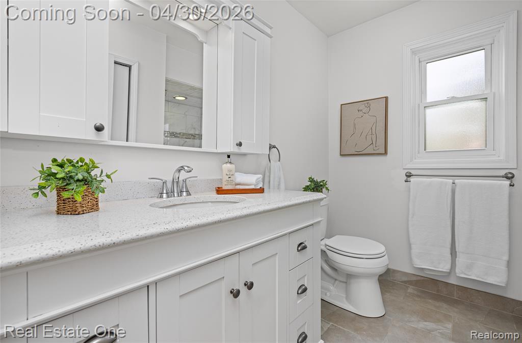 2748 Armstrong Drive, Lake Orion, MI — Photo 38