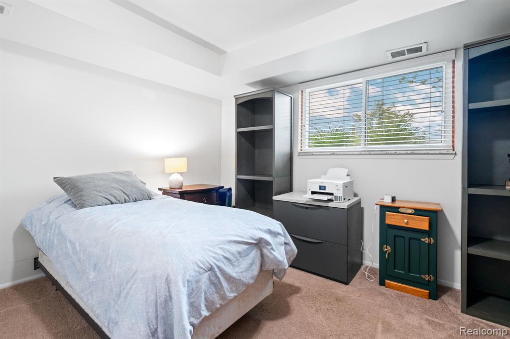 44089 Harsdale Drive, Canton, MI 48187 — Photo 18