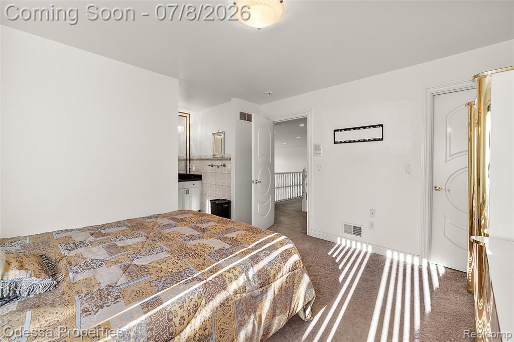 12984 Azure Drive, Utica, MI 48315 — Photo 40