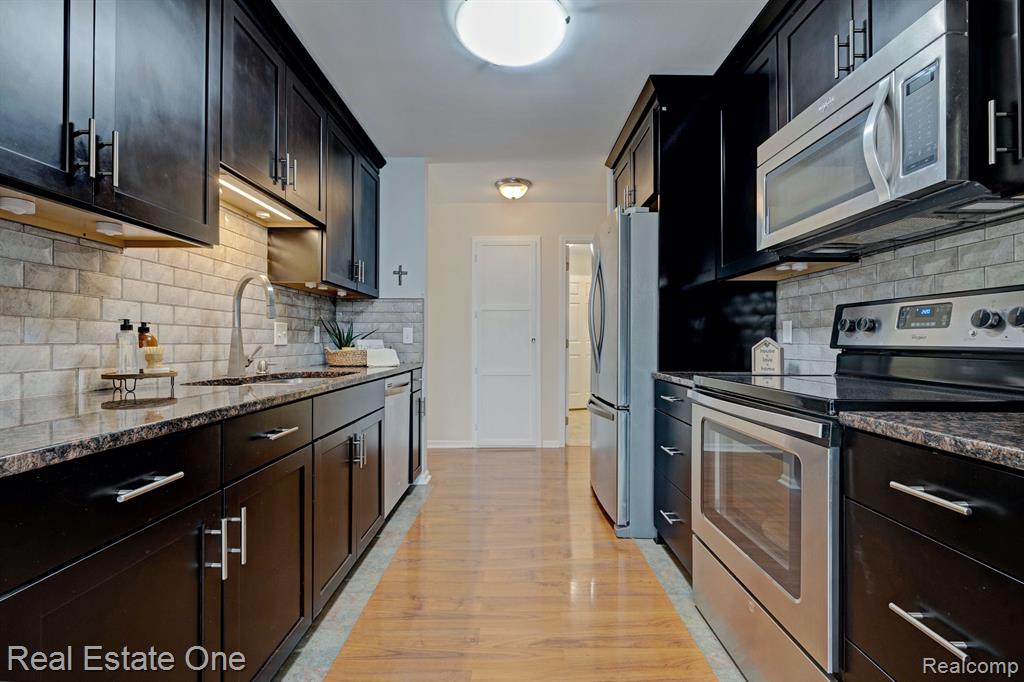 6501 CLUB E, 8, Grand Blanc, MI 48439 — Photo 17