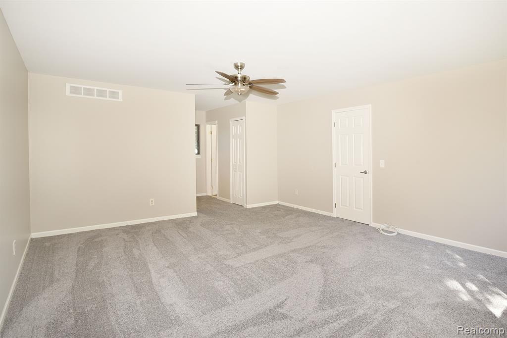 24945 SARAH FLYNN, Novi, MI — Photo 23