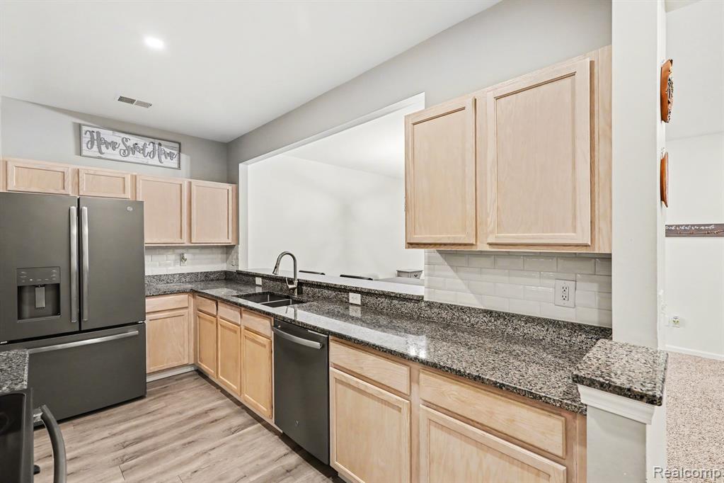 16413 Dominion Drive, Macomb, MI 48044 — Photo 13