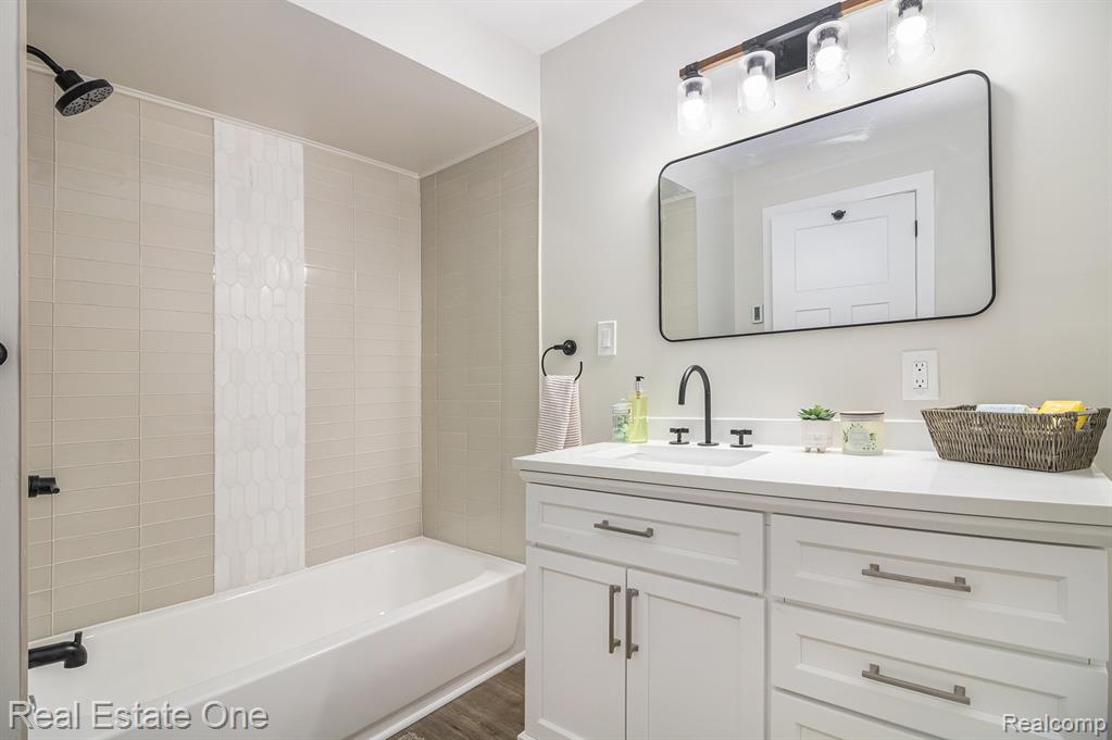 927 N LAFAYETTE Avenue, Royal Oak, MI 48067 — Photo 17