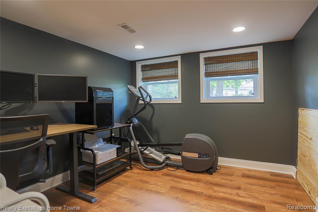 2687 Los Angeles Drive, Wolverine Lake, MI 48390 — Photo 38