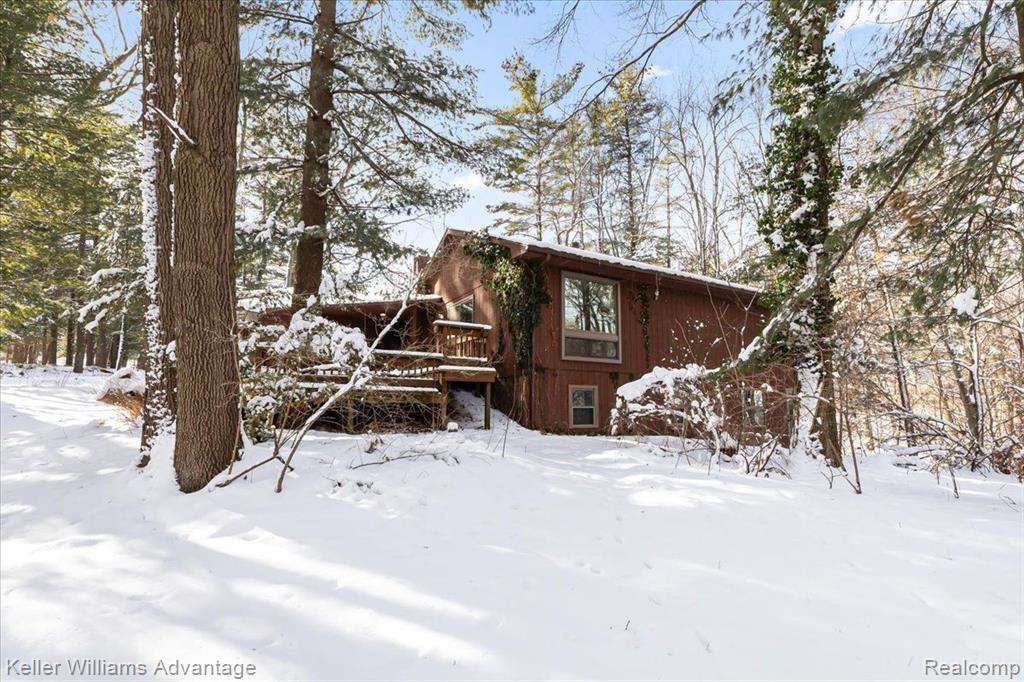421 BONNIE Circle, Howell, MI 48843 — Photo 36