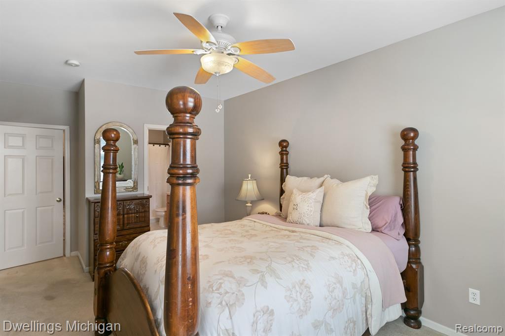 1105 FOUNTAIN VIEW Circle, South Lyon, MI 48178 — Photo 10