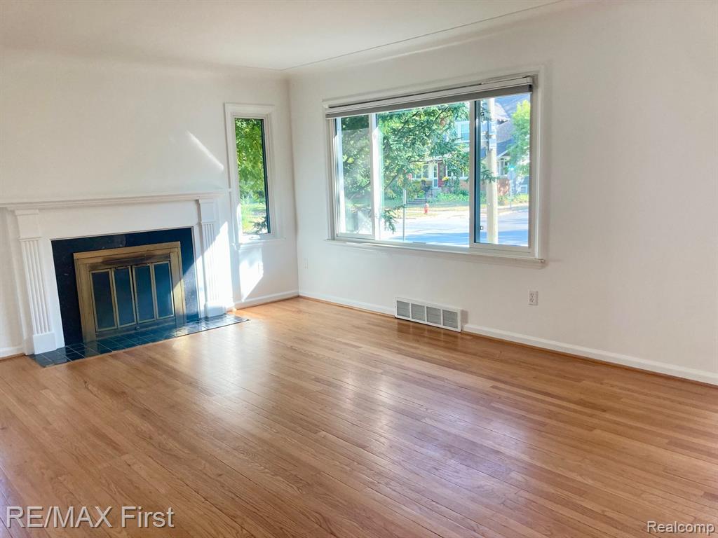 421 E Farnum Avenue, Royal Oak, MI 48067 — Photo 2