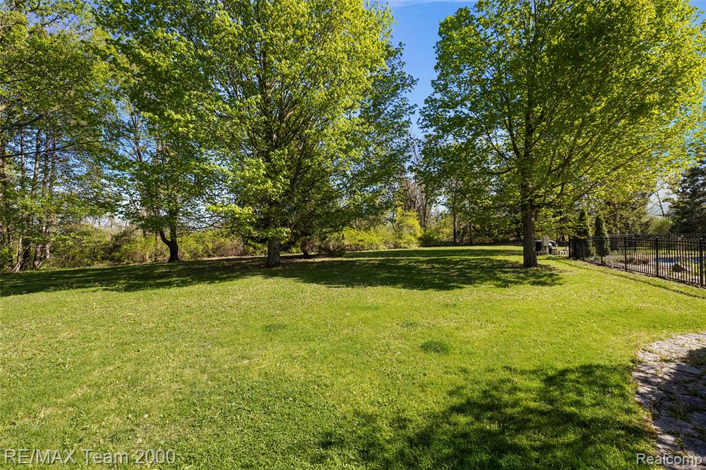 630 Sheldon Court, Rochester, MI 48306 — Photo 4
