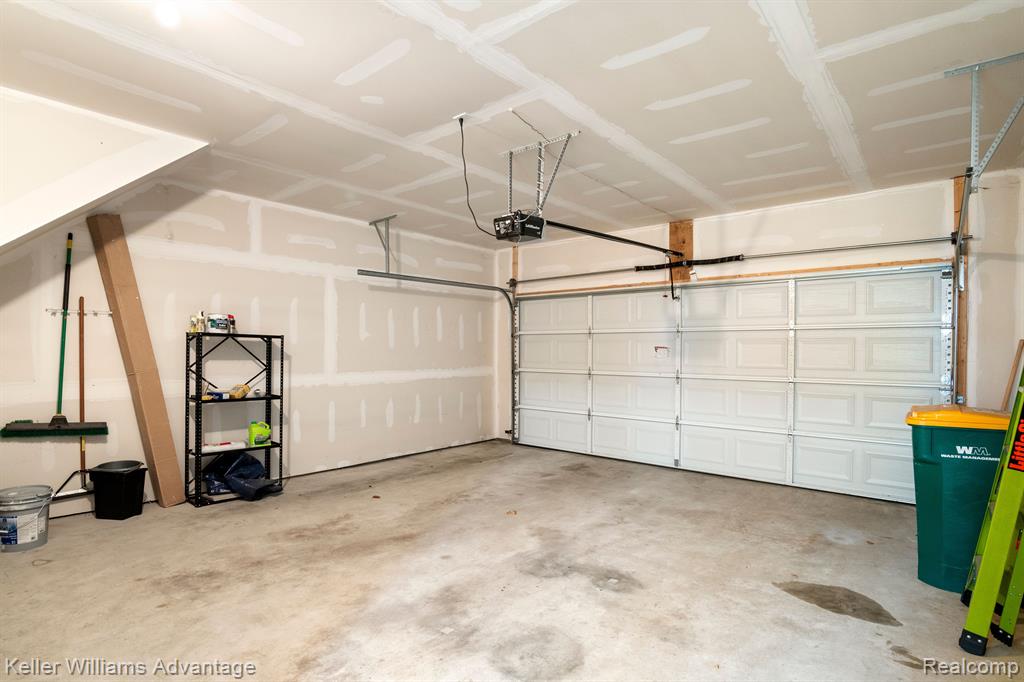 419 WRIGHT Street, Wixom, MI 48393 — Photo 33
