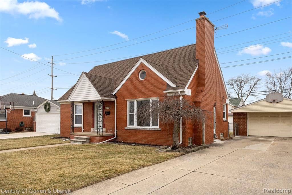 1046 6th Street, Wyandotte, MI 48192 — Photo 2